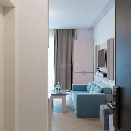 Splendid Sunrise Sea View Apartment Mamaia